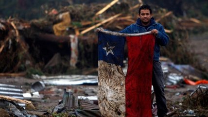 Emblema del terremoto: ¿Qué fue de la bandera chilena del 27F?