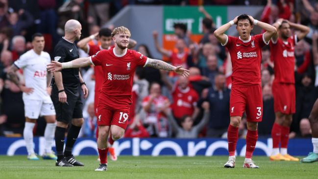   Liverpool venció a Tottenham y mantuvo vivas sus opciones matemáticas en la Premier 